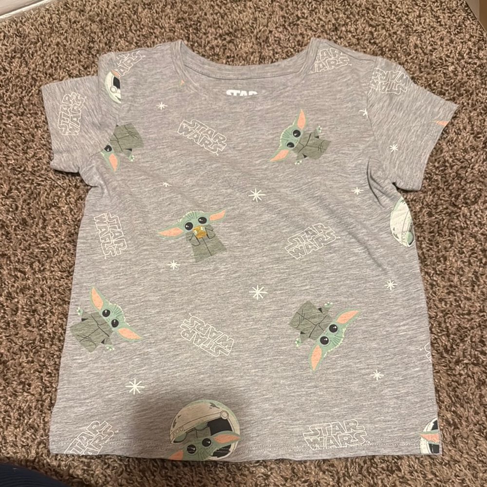 Star Wars Gray T-Shirt with Baby Yoda Print